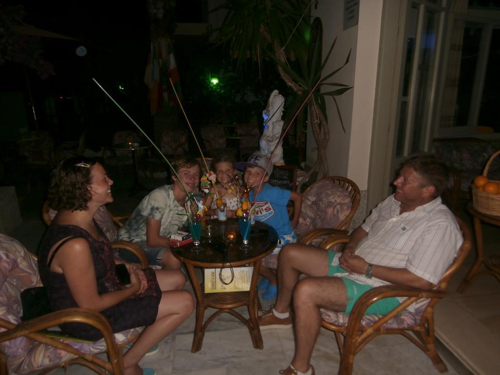 Harry'S Bar & Apartments 1 Acharavi (Corfu) Exterior foto